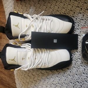 Jordan Men's Black and White Sneakers